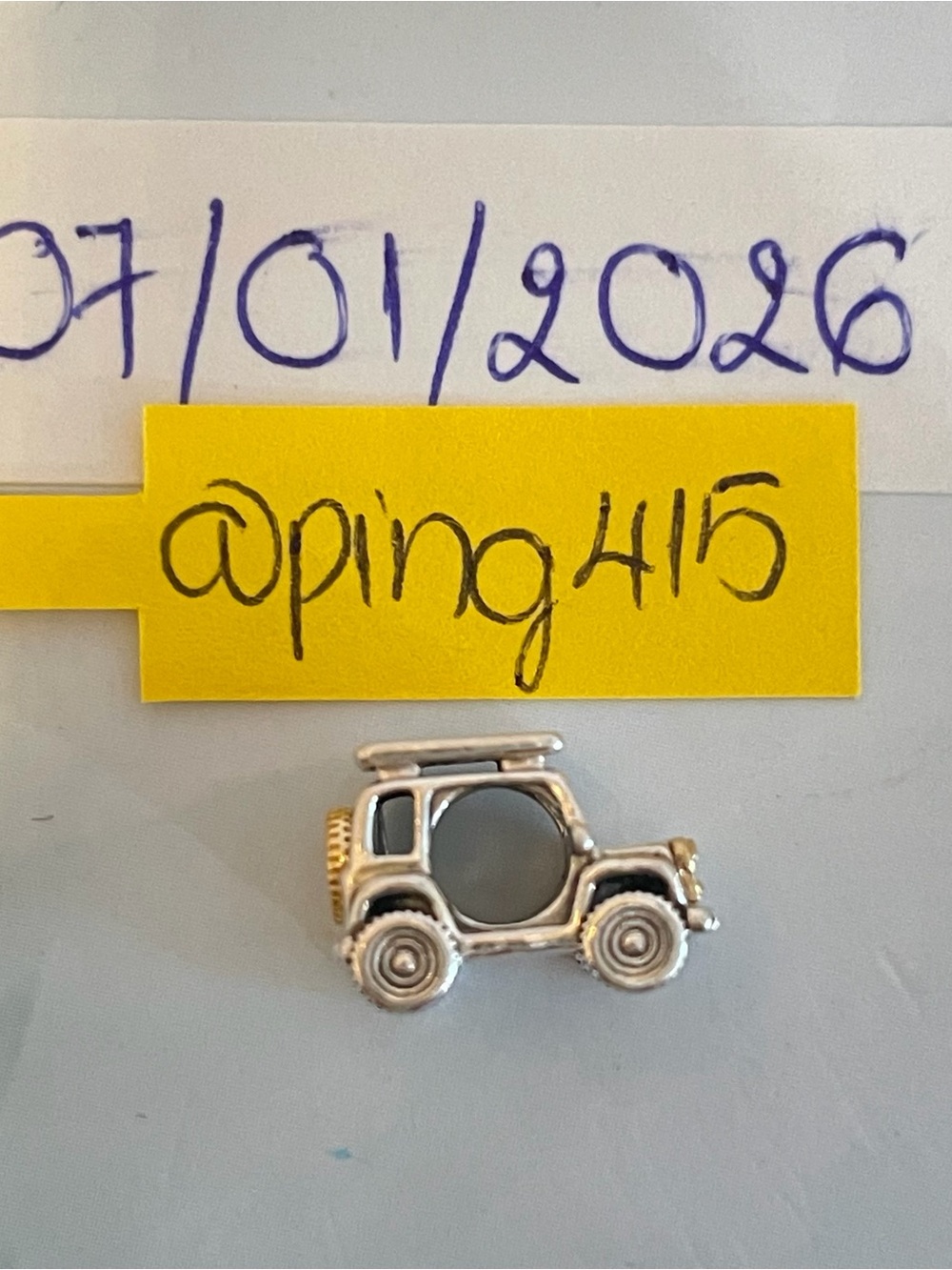 Pandora Two-tone adventure car charm - Picture 9 of 14